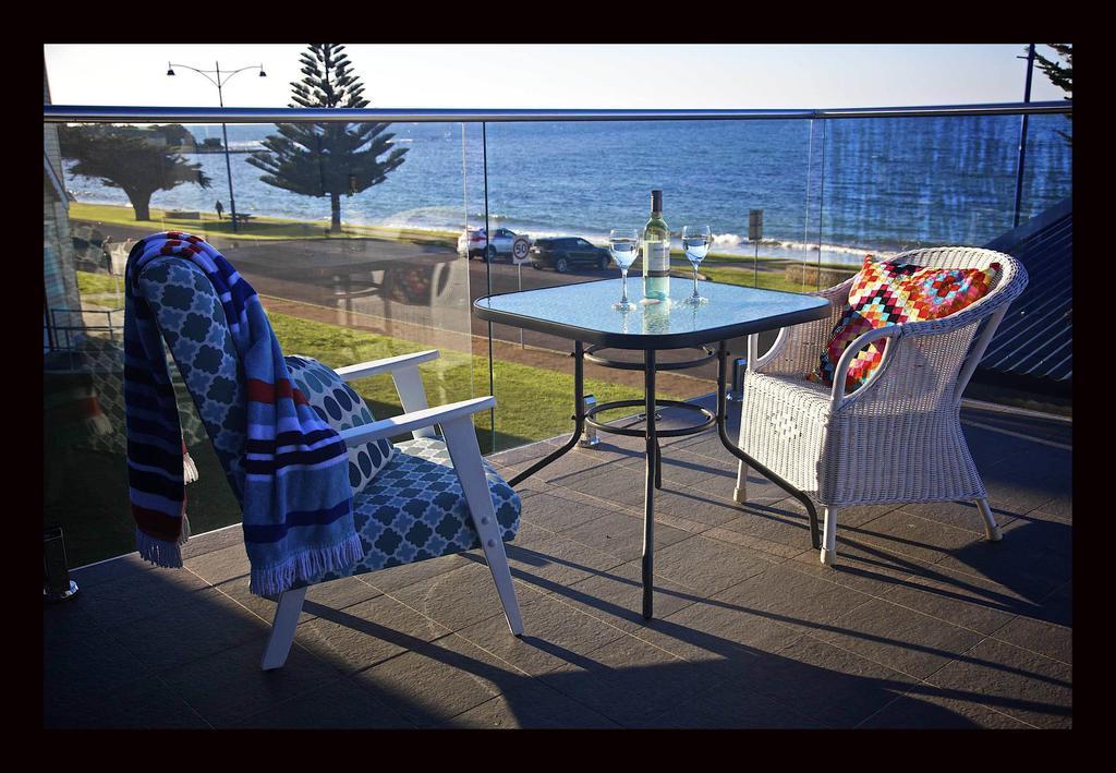 Penguin Beachfront Apartments Exterior foto