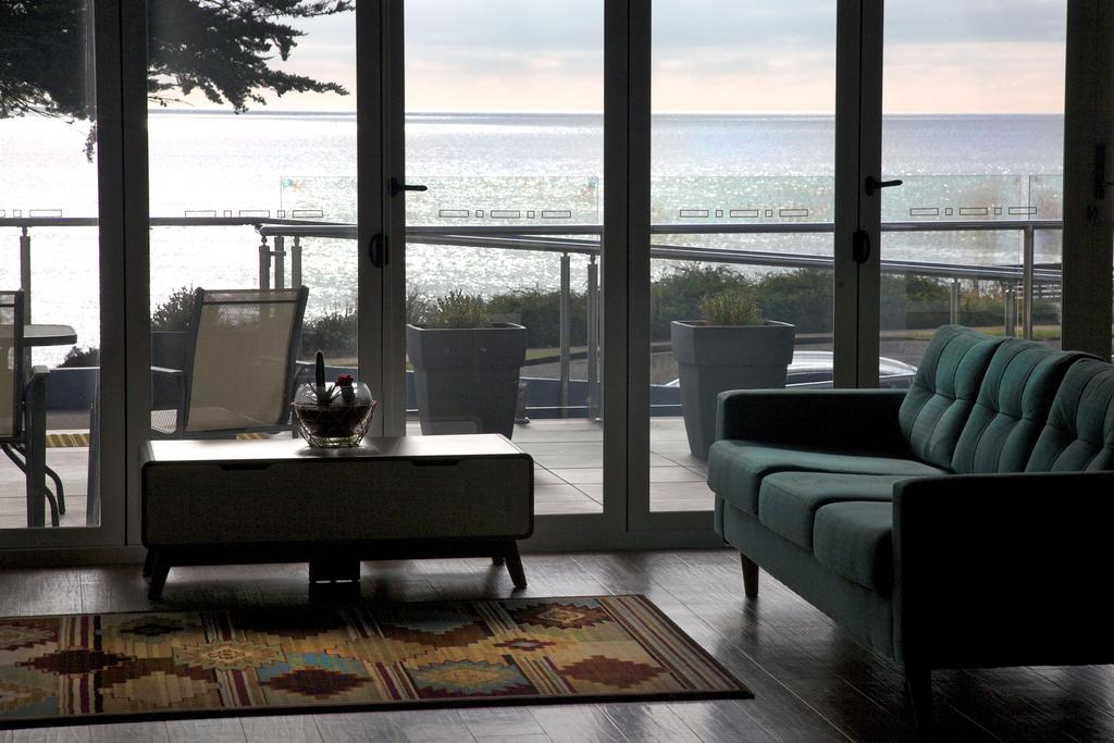 Penguin Beachfront Apartments Exterior foto