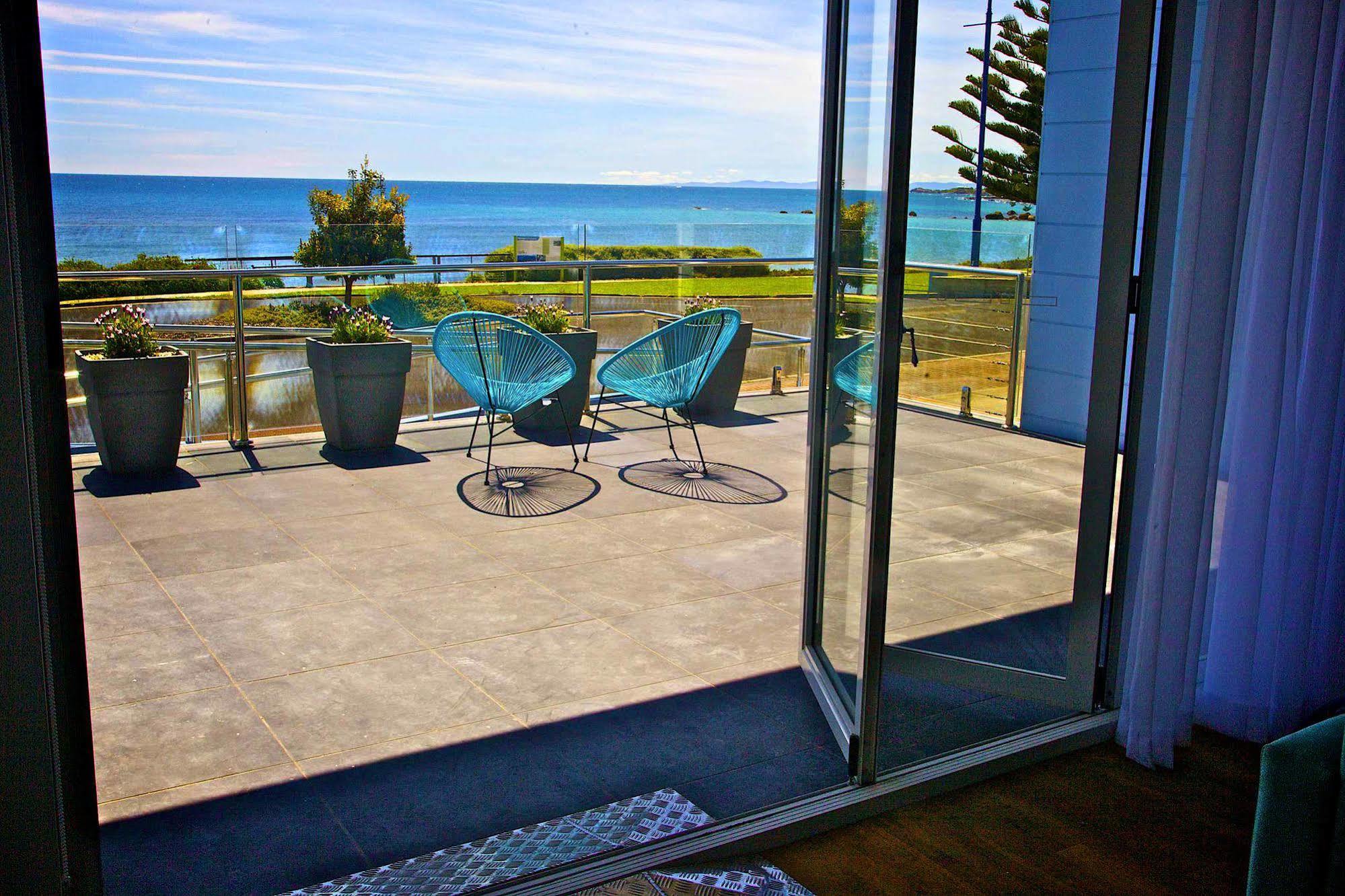 Penguin Beachfront Apartments Exterior foto